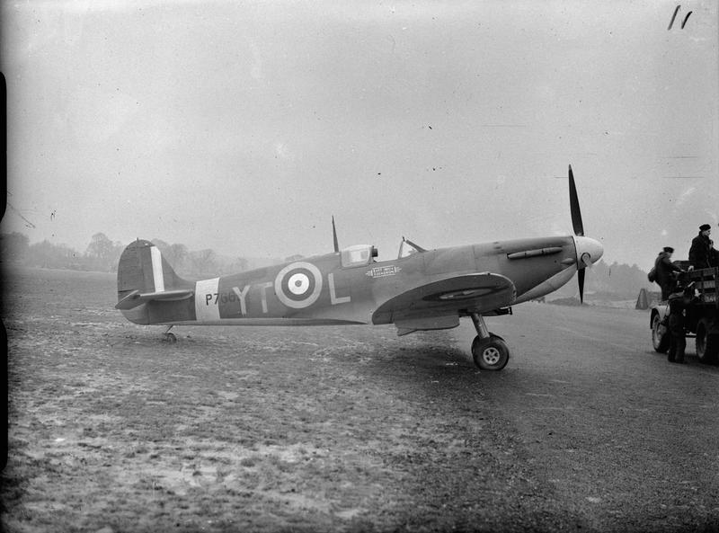 Spitfire Mk. IIa - P7665 YT-L - No 65 Squadron "East India Squadron" RAF - Février 1941 - Page 4 Large10