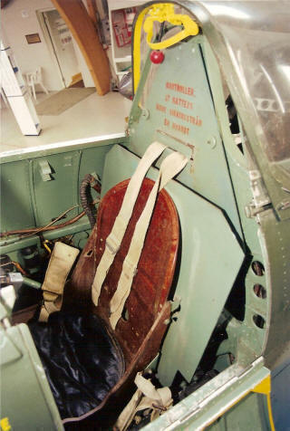 Spitfire Mk1 1/48ème TAMIYA (photos finales) Seat_410