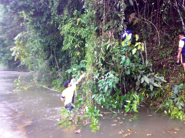 Gotong-royong membersihkan dupis -12mac2011 12032018