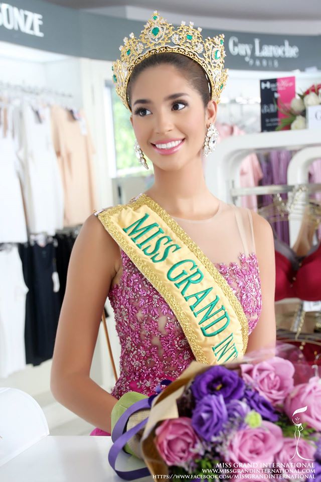 Miss Grand International 2015 -Official Thread - Anea García - Dominican Republic- RESIGNED!! - Page 2 12240810