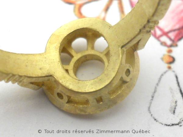 Une Bague Avec RUBIS fantaisie Et zirconium Batage10