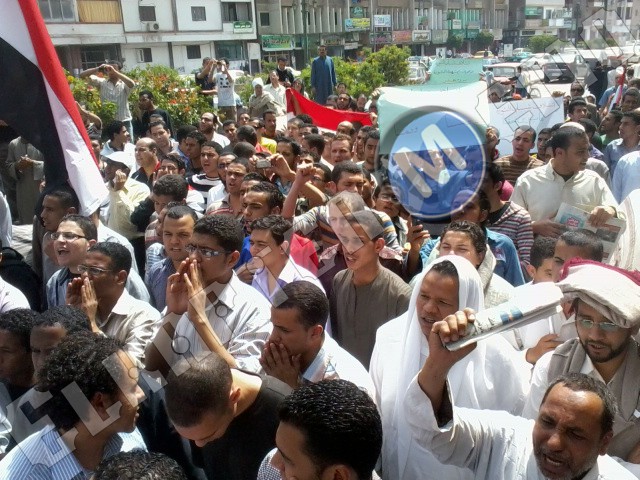 مظاهرات فى مسجد الهلالى بأسيوط لإنقاذ الثورة عقب صلاة الجمعة Photo015
