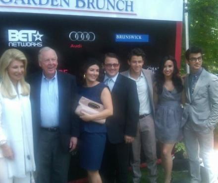 jemi y nick jonas conocen a Boone Pickens T-boon10