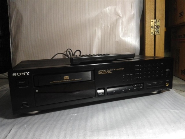 Sony CDP-715 CD player (sold) Img_2037