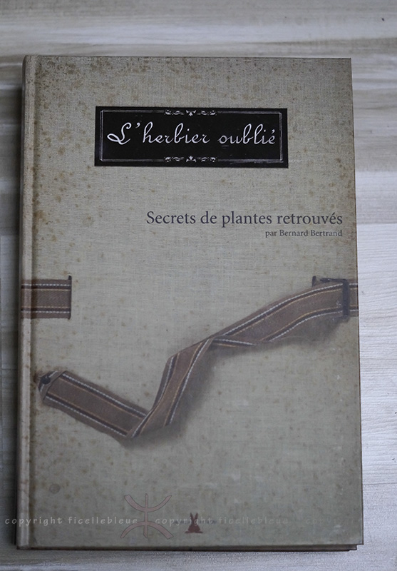 Nos livres sur le jardin !! - Page 2 Dsc00731