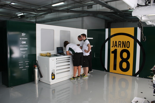 [F1] Lotus F1 Racing - Page 14 Standb12