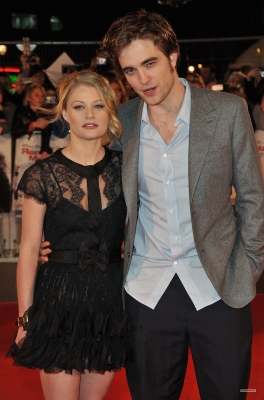 "Remember Me" Premiere in London (17.03.2010) Normal28