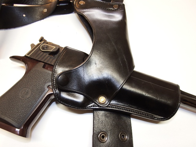 "DESERT EAGLE" HOLSTER by SLYE Dscf3475