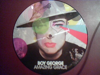 Boy George.... le retour.... Boy_g_10