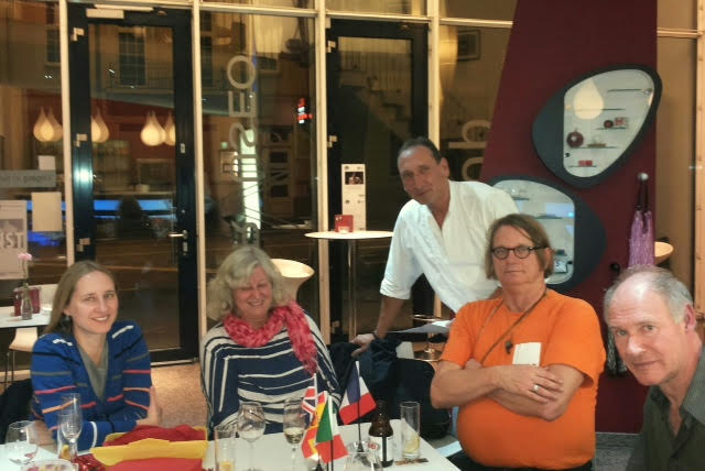 Am 18.nov '15 feiern wir den 1. Geburtstag vom Café Polyglotte Aachen. Tom_210
