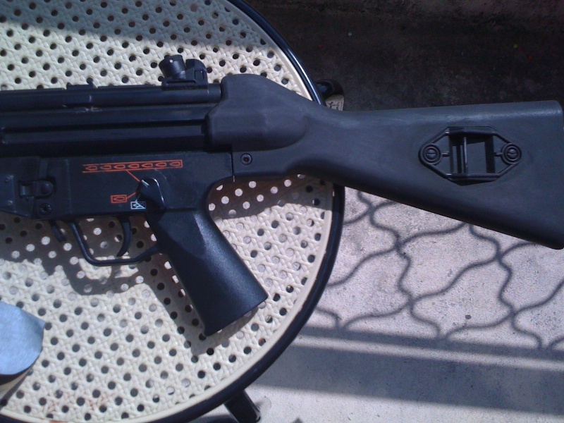 Modification de mon MP5 A5 pour un MP5 SD6 Camo Woodland. Ponaag10
