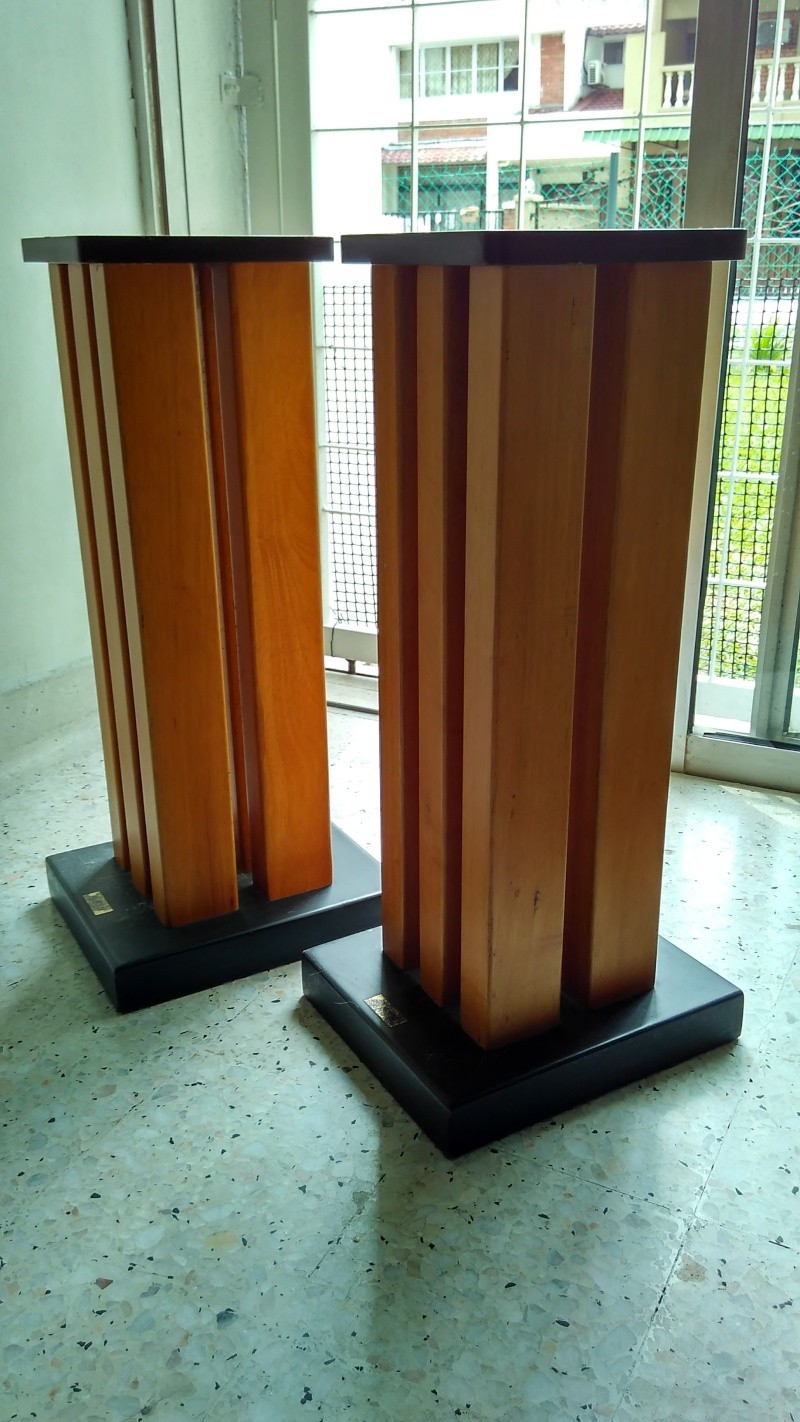 A pair of 24" wooden speaker stand with 6 pillars & spikes (SOLD) Img_2010