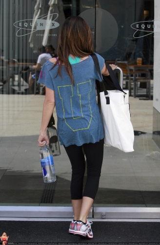 April 30 - Arriving at Equinox Gym in West Hollywood - Page 2 Normal73