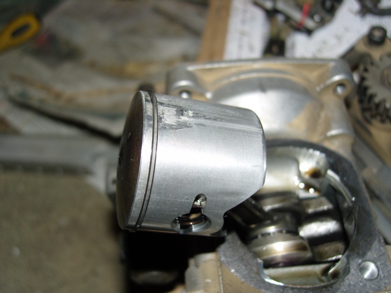 Petites rayures sur piston Sn152411