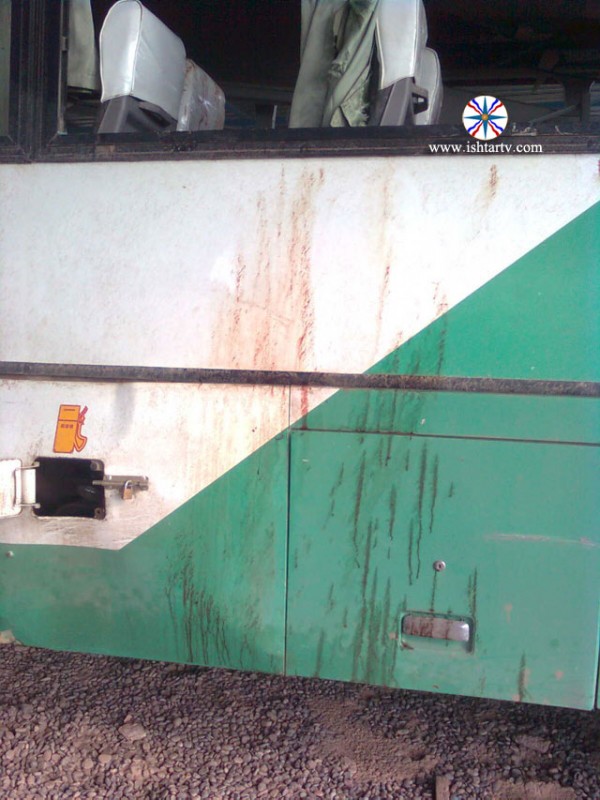 صور جديدة لحافلات طلبة بخديدا التي استهدفت من قبل الارهابين والقتلى المجرمين 915