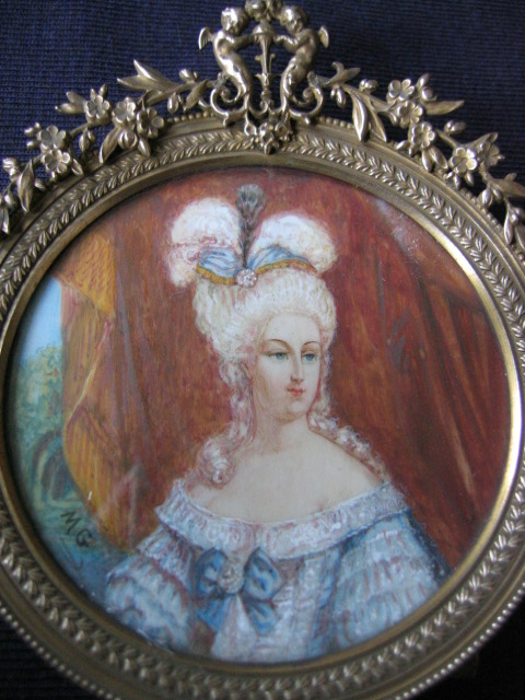 Marie-Antoinette : miniatures XIXè siècle, et après - Page 2 Usa_2010
