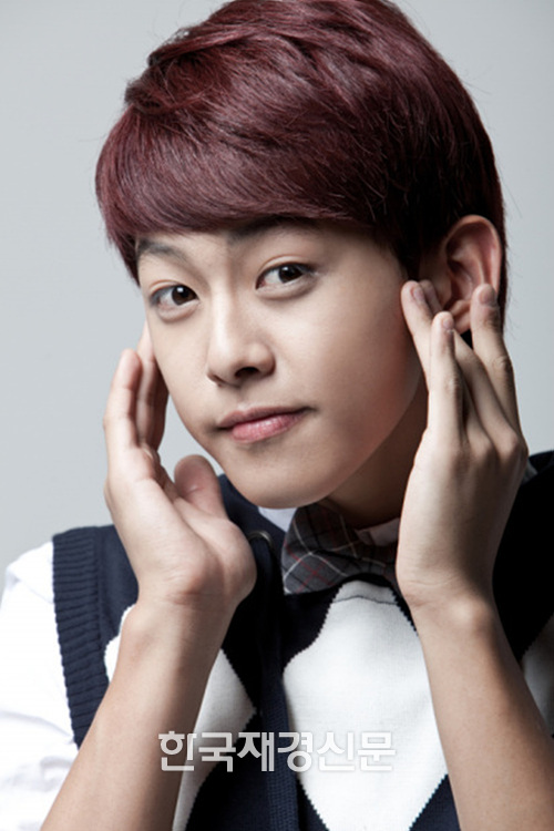 Dongho with his Red Hair Pictures. Dongho13