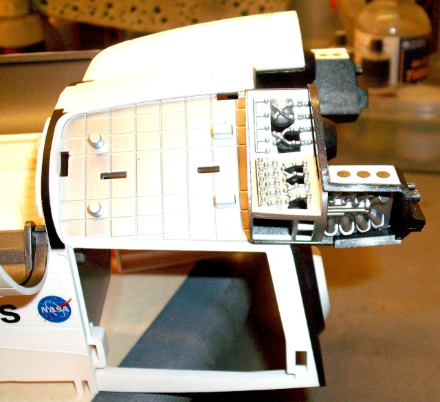 Space-Shuttle Cutaway Snap-Kit in 1:72. Der Zusammenbau. Dscf3621