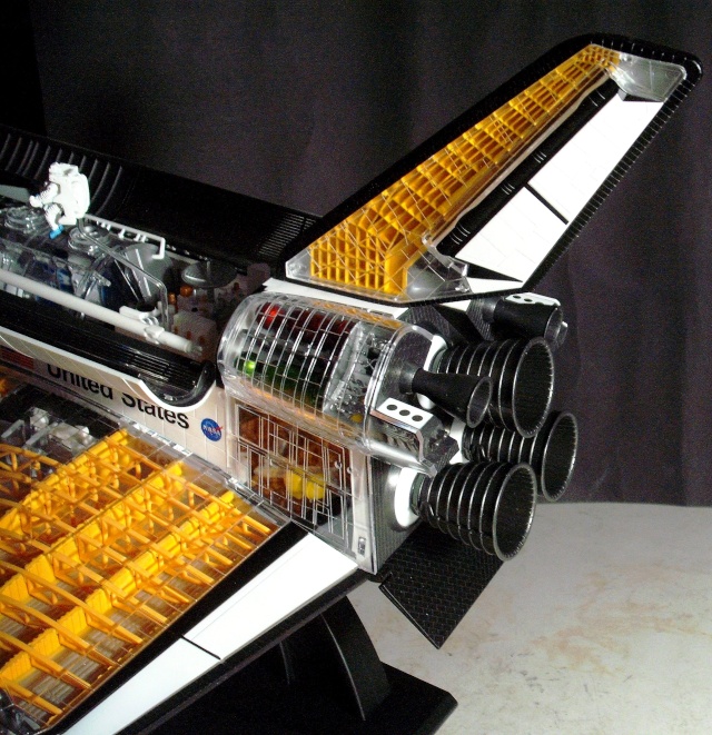 Space-Shuttle Cutaway Snap-Kit in 1:72. Der Zusammenbau. Dscf3718
