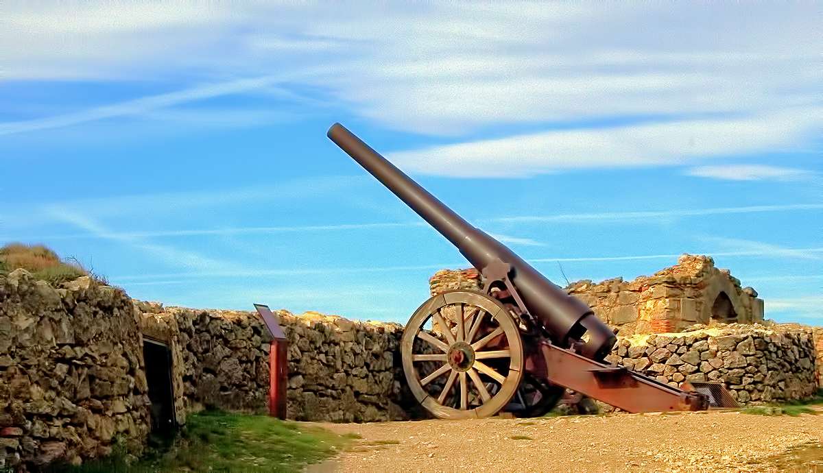 Los cañones del castillo de Murrella Imgp5014
