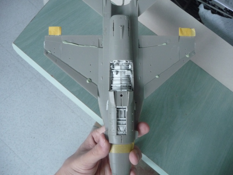 [Kinetic] f16f Fighting Falcon block 60 EAU  1/48 P1010214
