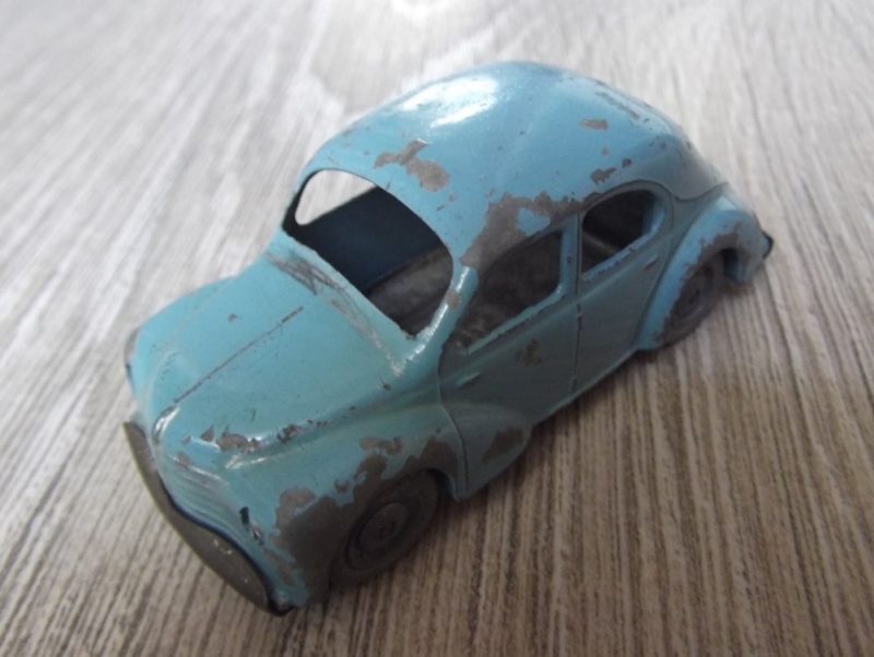 C.I.J. Ref.: 3/48 & 3/49 - Renault 4CV  2016-102