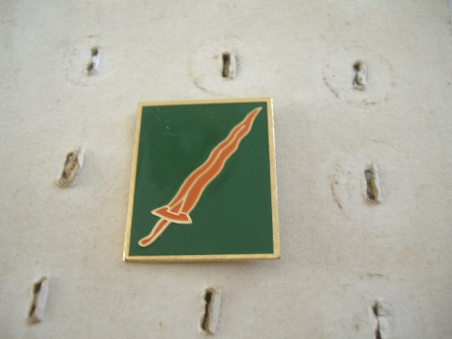 divers insignes format pins Pins_y10