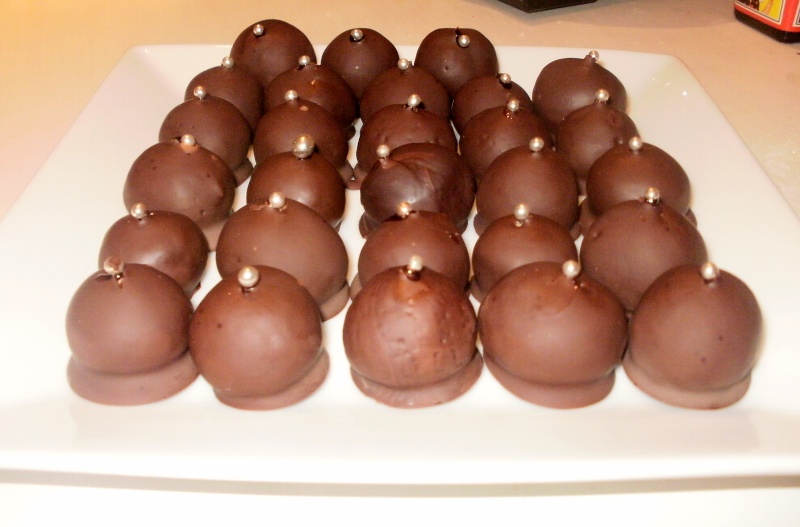Bouchées amandes-koko enrobées de chocolat Pralin10