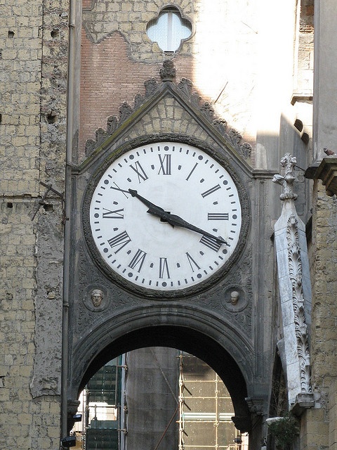 Reçu un beau diapo....Les horloges et pendules des rues..... - Page 10 Naples10