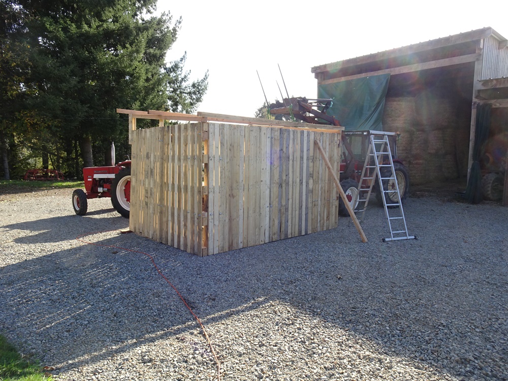 Cabane pour les chevaux Dsc04311