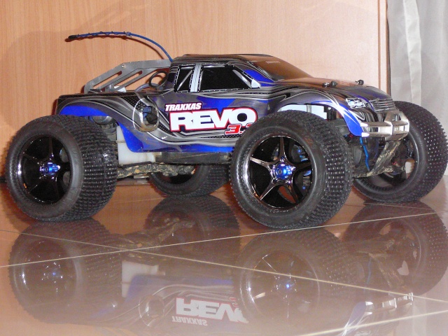 Montage Bow Tie sur Traxxas Gemini P1070111