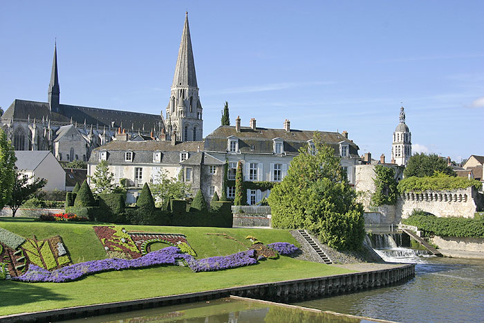 Par ordre alphabétique, des villes et des villages . - Page 37 Vendom10