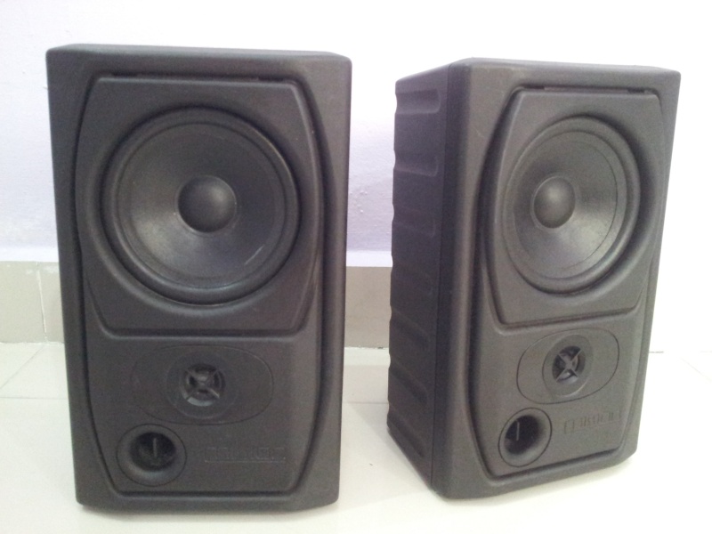 Mission 73 England Made Bookshelf Speaker  ( used) 20151273