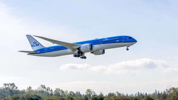 Le Boeing 787 est arrivé - Page 5 1020