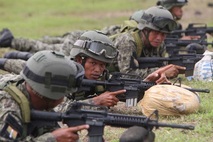 Armée des Philippines / Armed Forces of the Philippines / Sandatahang Lakas ng Pilipinas - Page 10 12306