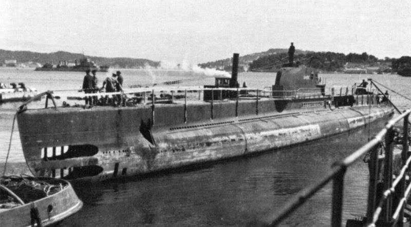 Sabordage de Toulon en photos - Page 2 1943_410