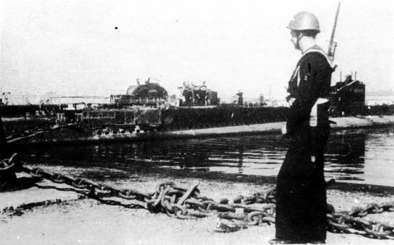 Sabordage de Toulon en photos - Page 2 1943_810