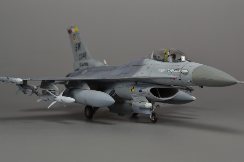 Meine F-16 B und F-16 C von Revell in 1:72 Dsc_0039