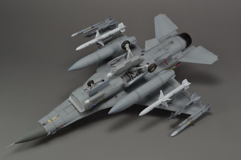 Meine F-16 B und F-16 C von Revell in 1:72 Dsc_0043