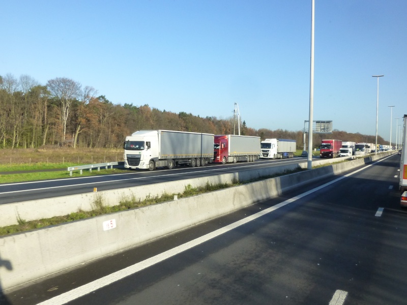 Les parkings d'autoroutes - Page 24 Papy_139