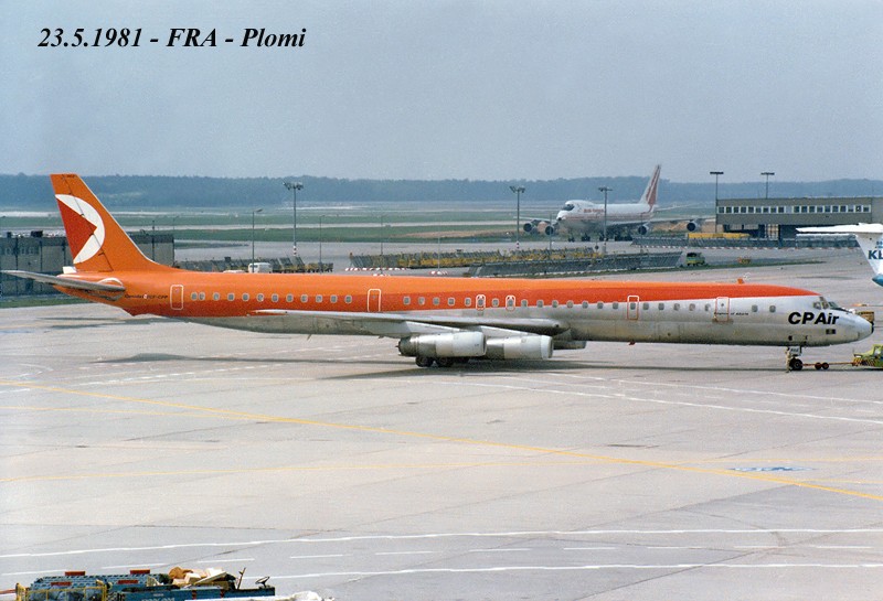 DC-8 in FRA - Page 7 19810510