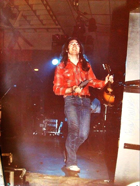 Mandolines, Bouzoukis et Lap steels - Page 4 Rory_110