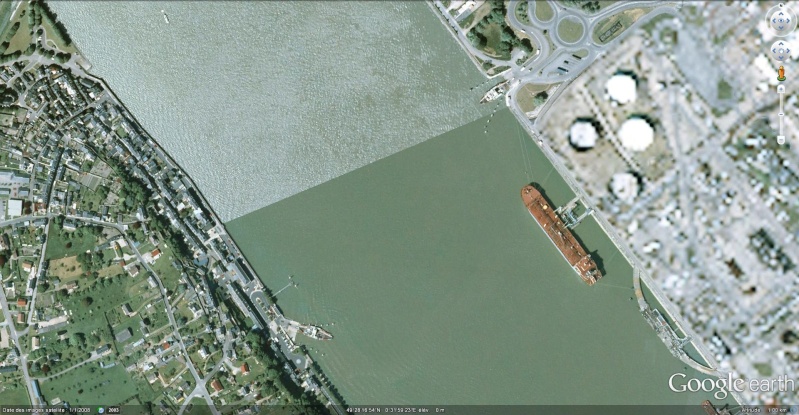 STREET VIEW : "Passe ton bac, d'abord". Un prolongement de la route sur le fleuve. - Page 2 De_qui10