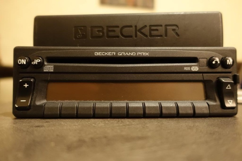Becker CD-R 21 porsche 993  Dsc00010