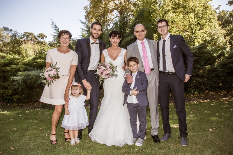 détourage de mariés et leurs 2 enfants Cc032912