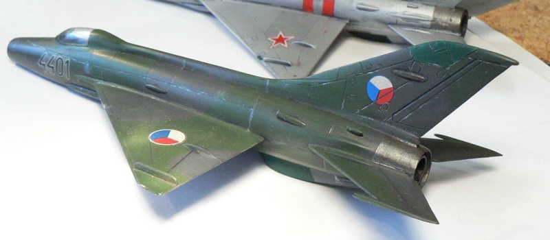 [Revell/Bilek] Mig-21 F-13 Fishbed C - Page 2 8-310