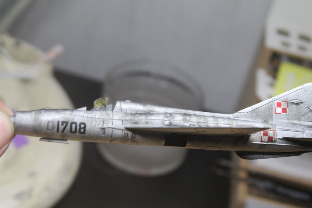 [Tamiya] 1/100 - Mikoyan-Gourevitch Mig-21 Fishbed (Polish Air Force musée)  - Page 2 Img_0200