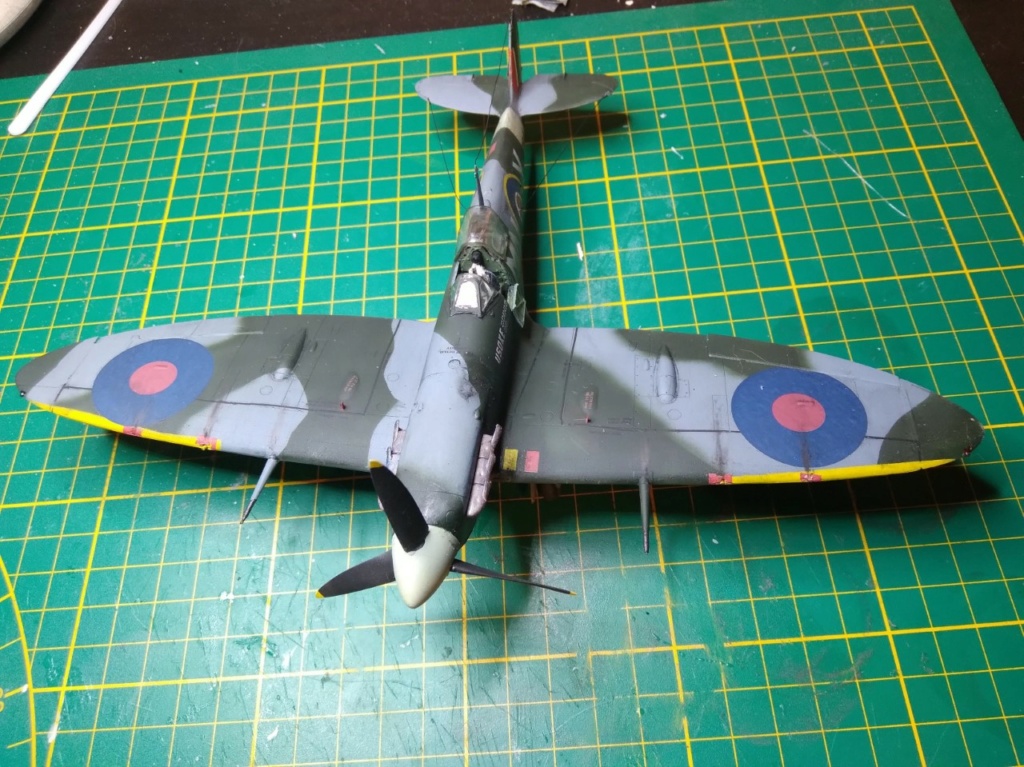 *1/48e     Spitfire MkV B Late       Eduard  - Page 6 Thumbn13