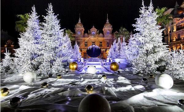 Préparons Noël : récitals de Noël et cadeaux inavouables - Page 2 Monaco11