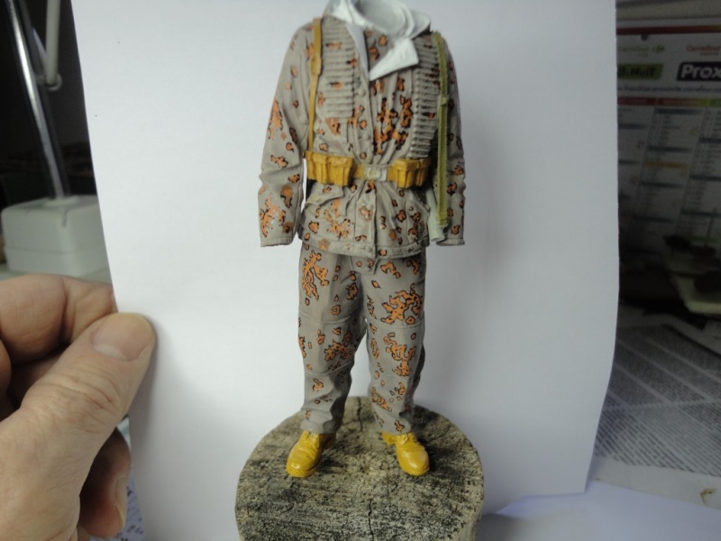 German MG 42 gunner - ALPINE MINIATURES - Résine - 1/16 120 mm - Page 4 Dsc09324